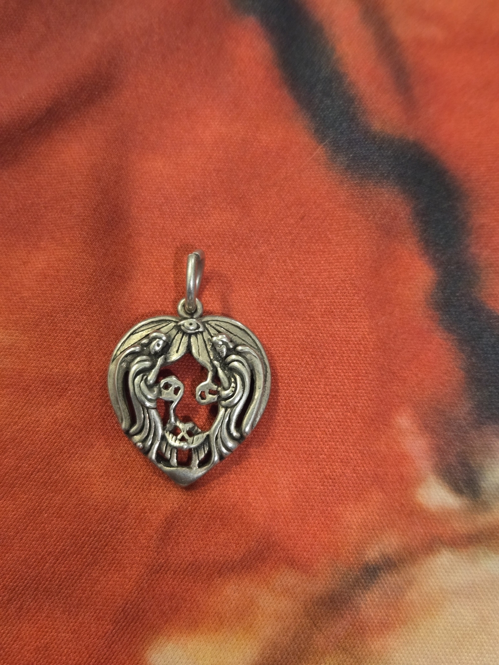 Vintage "Reflections of Christ" sterling silver heart pendant.